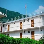 酒店 Nautilus 瓦尔玛德雷拉