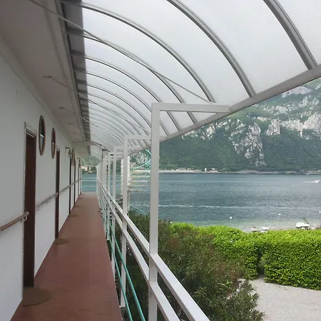 מלון Nautilus 3*