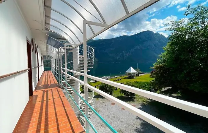 Nautilus ホテル ヴァルマドレーラ