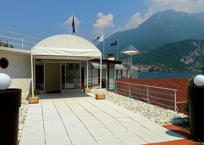 ホテル Nautilus ヴァルマドレーラ